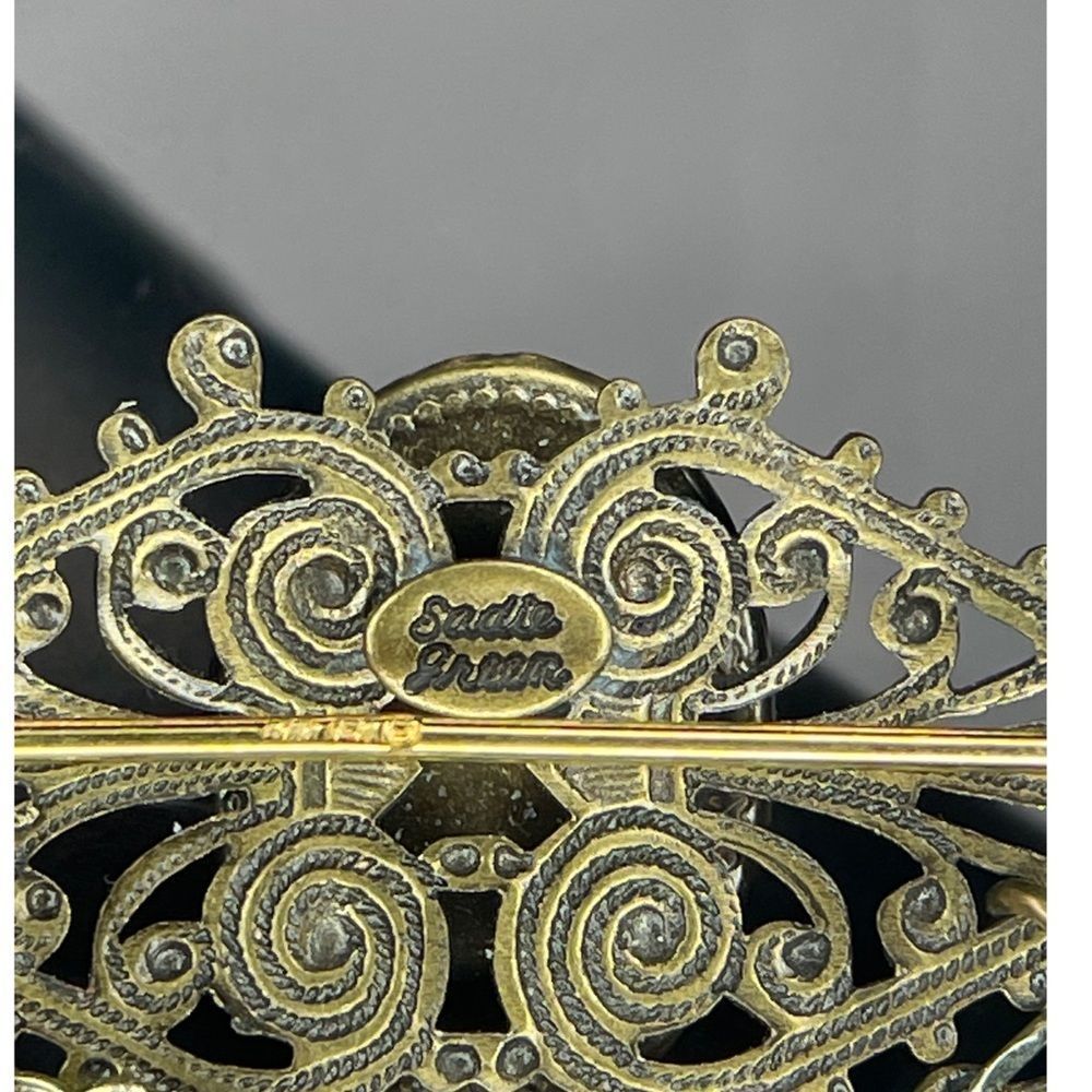 SOLD! Sadie Green Victorian Filigree Brass Brooch / Pin - Picture 3 of 3